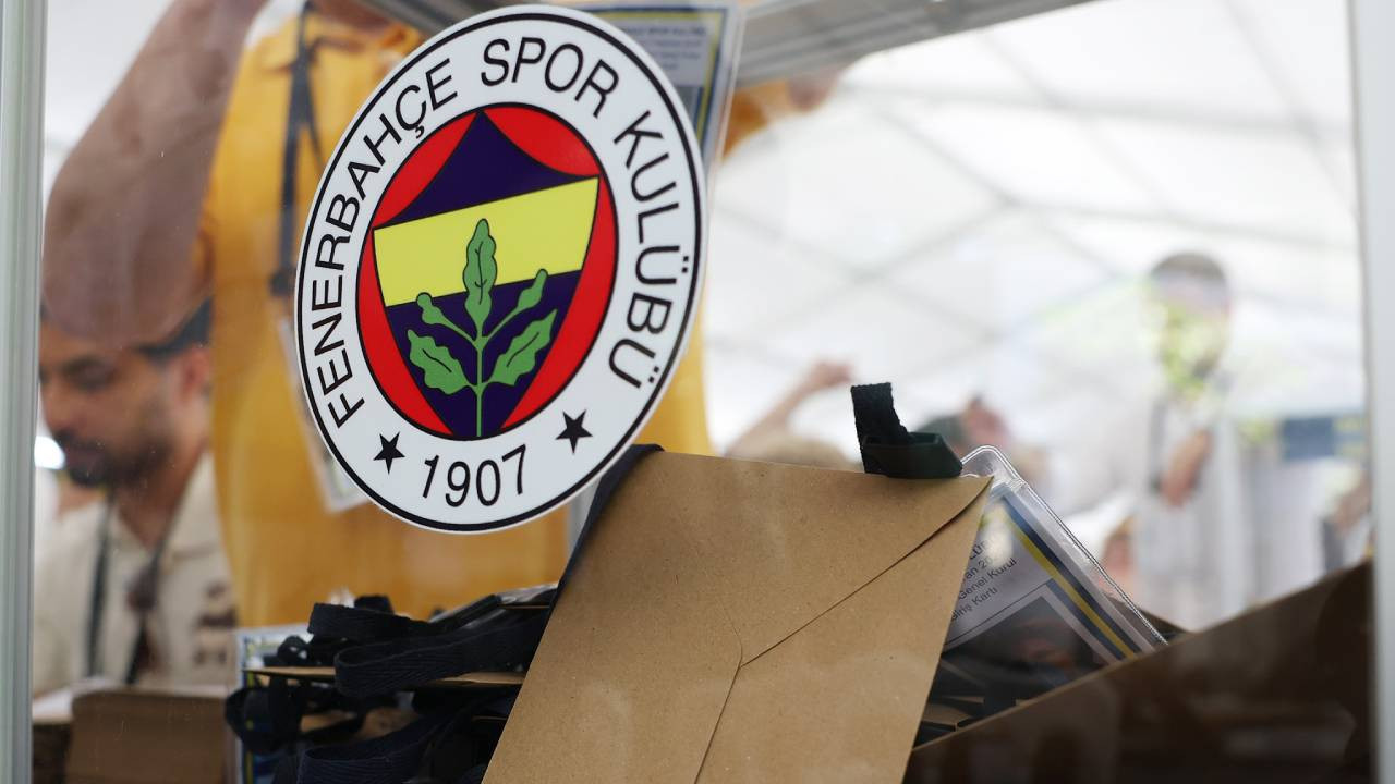 Fenerbahçe’de başkanlık seçimi sürüyor: Aziz Yıldırım ve Hak