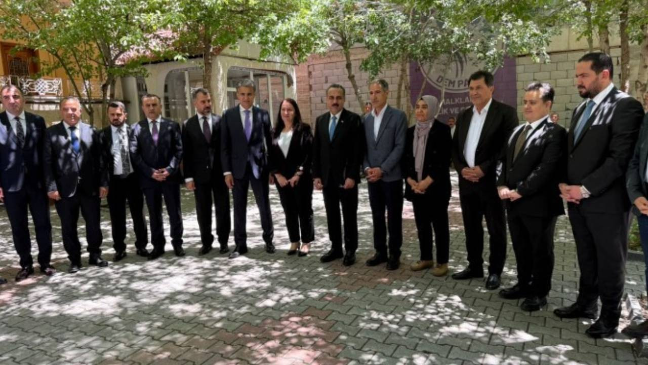 Erbil ve Duhok valilerinden DEM Parti'ye ziyaret