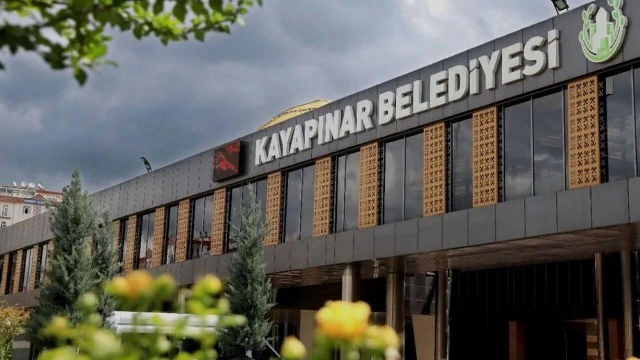 Rahmi Koç’a tepki: Kayapınar Belediyesi araç alımını iptal e