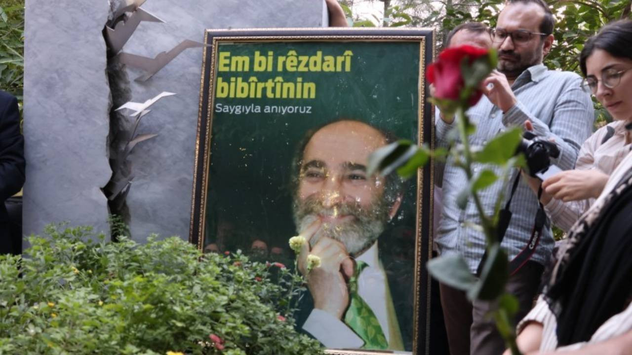 Orhan Doğan mezarı başında anıldı