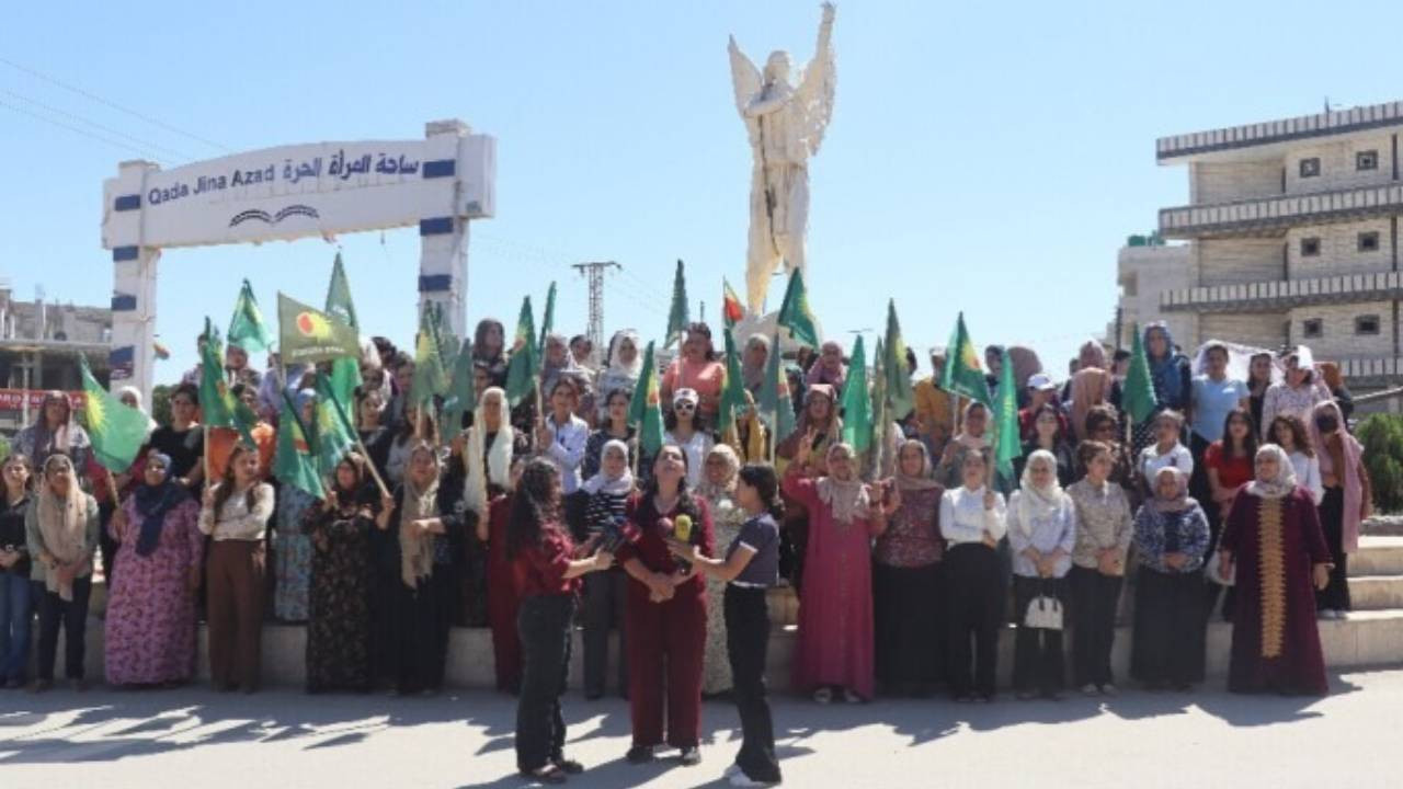 Kadınlardan Kobani'de Rami Yusuf protestosu