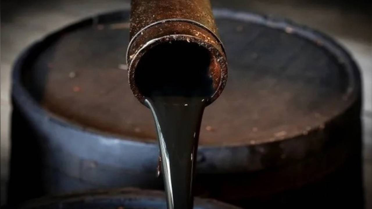 İran, el koyduğu ABD petrolünün gelirini 771 kelebek hastasına bağışladı