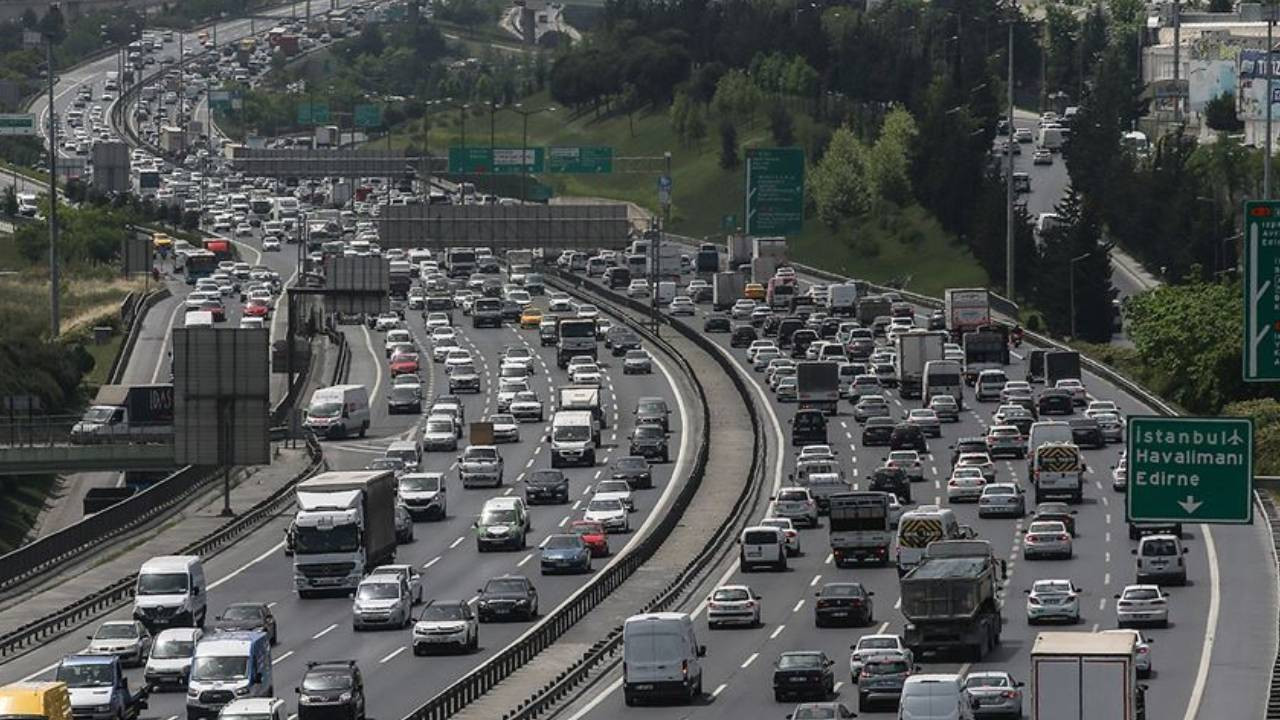 İstanbul’da okulların açılışı için trafik alarmı: Toplu ulaşım ücretsiz olacak