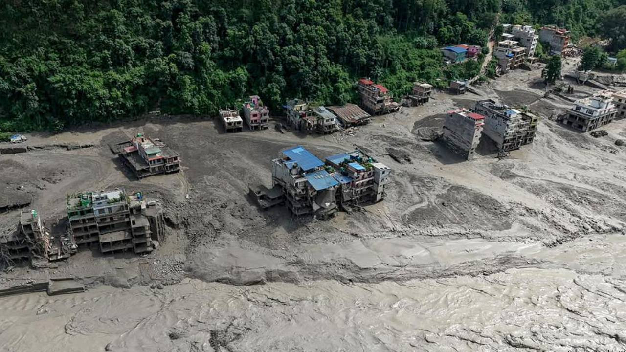 Nepal ve Tibet’te sel felaketi: En az 1.500 kişi k…