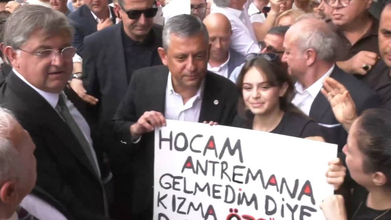 Özgür Özel, Kocaeli'nde esnafı ziyaret etti