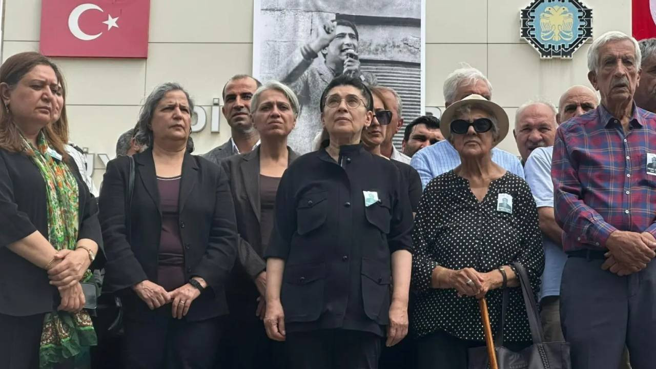 Kürt siyasetçi Mehdi Zana son yolculuğuna uğurlanıyor