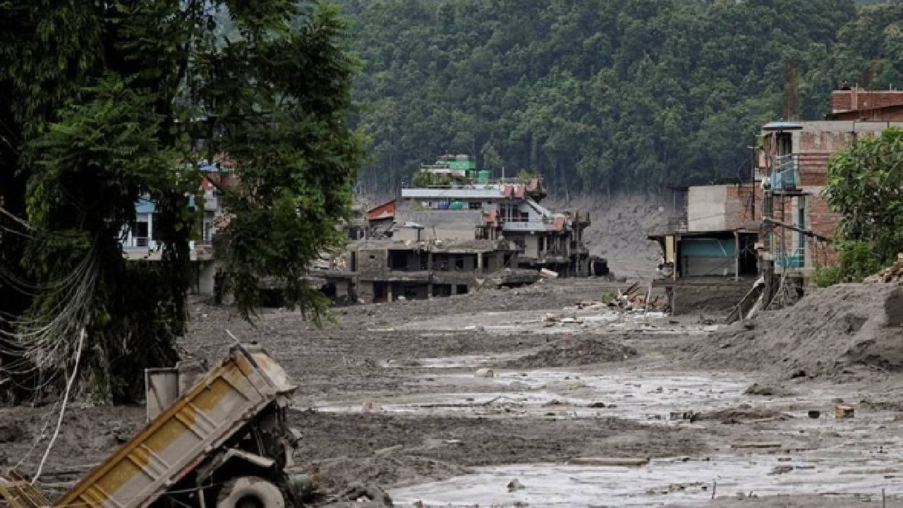 Nepal’de can kaybı 919'e, kayıp sayısı 4 bin 793'e yükseldi