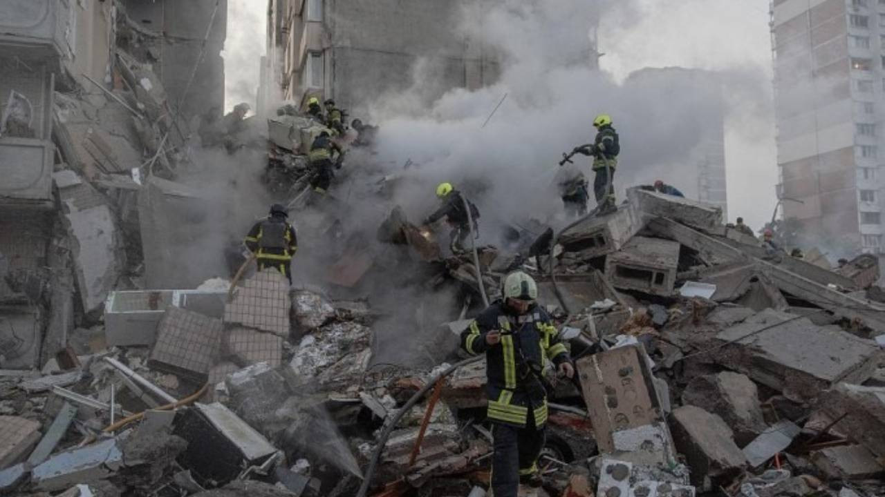 Ukrayna'da can kaybı 16'ya yükseldi, 54 kişi yaralı