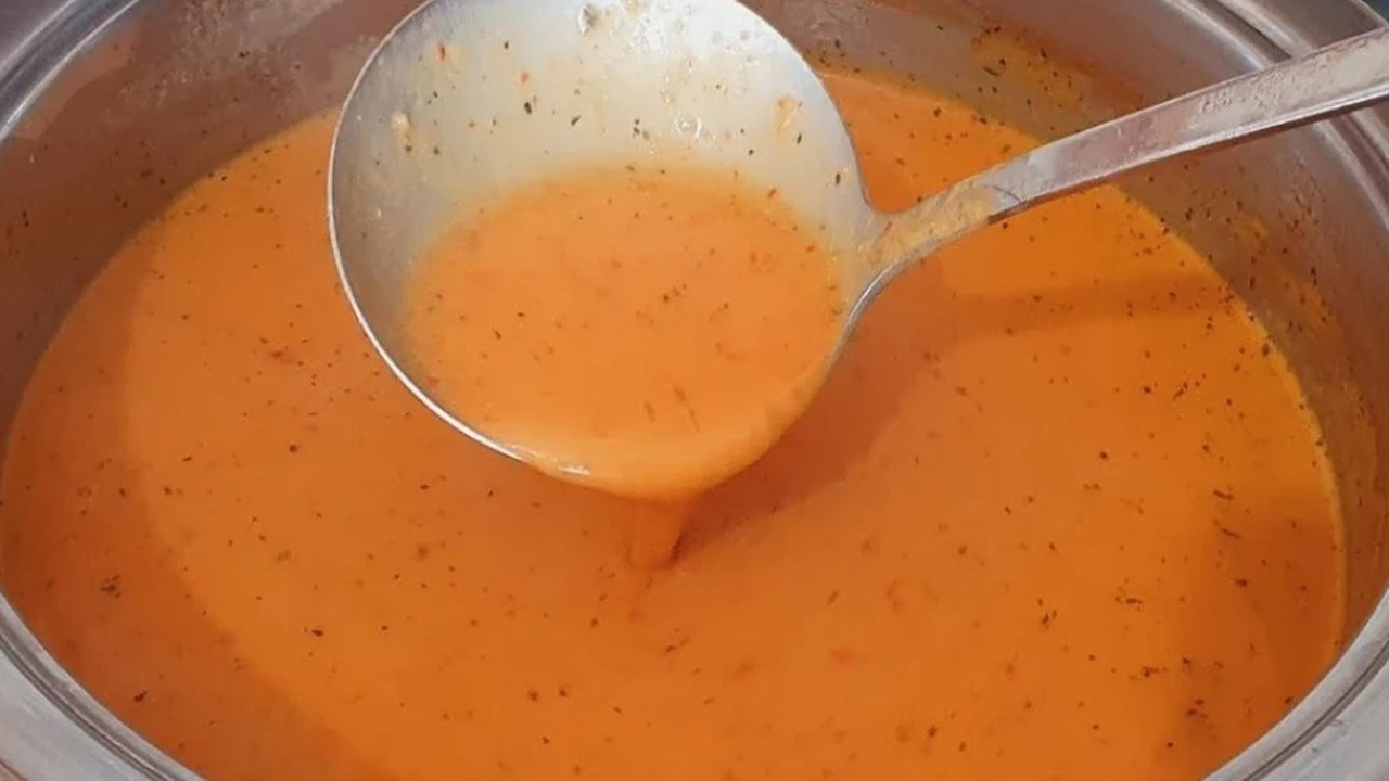 Tarhana çorbası topaklanıyor mu? Çorbayı böyle pişirirseniz çorba topaklanmıyor