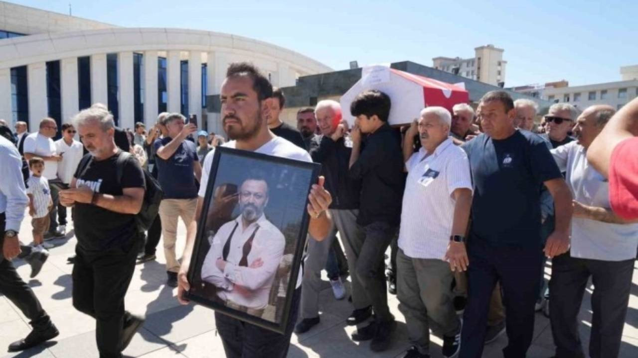 Oyuncu Serhat Kılıç Ankara'da toprağa verildi