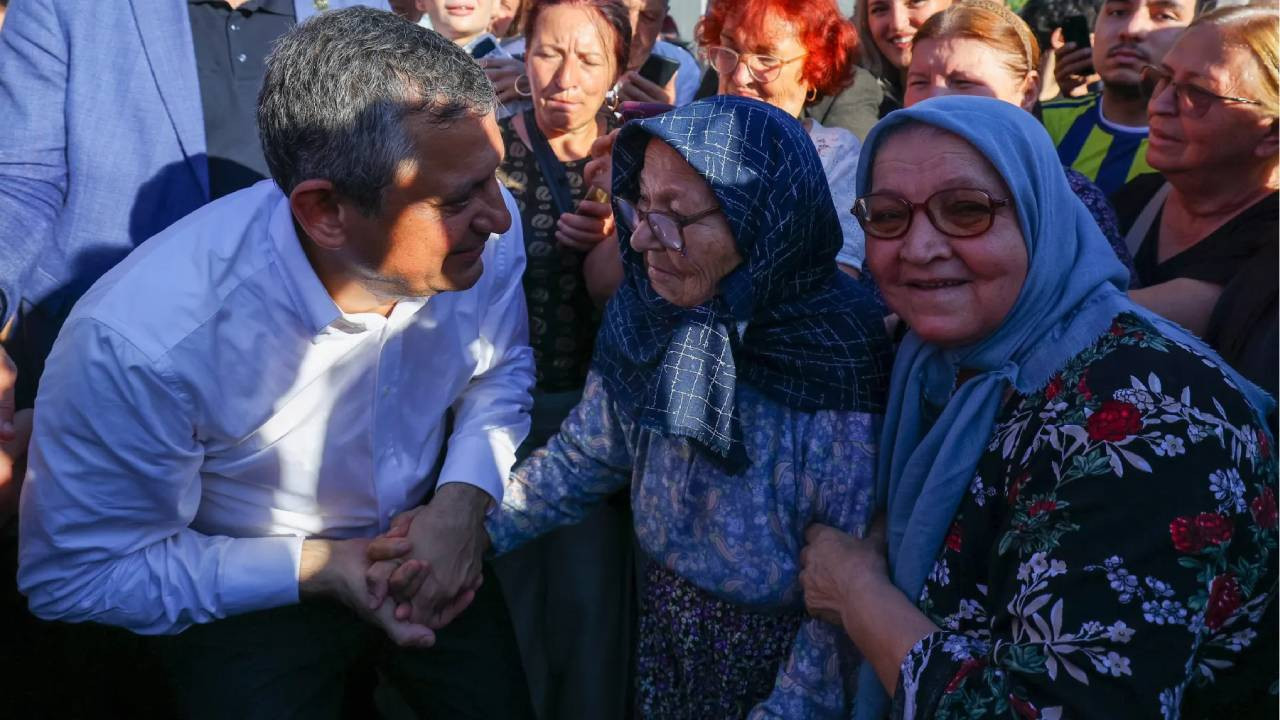 Özgür Özel Ardahan’da: ‘YENİ Parti gelince adamı olan değil, arkada kalanlar öne gelecek’