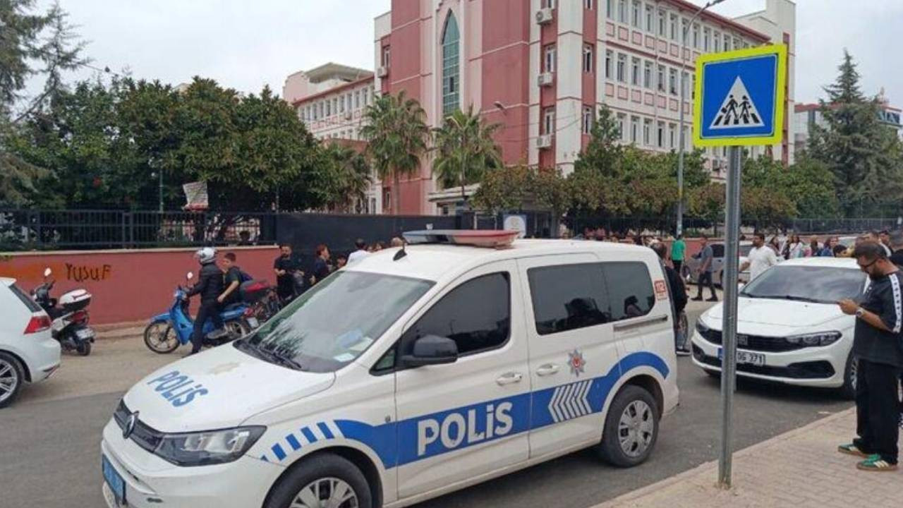 Adana'da okula bıçaklı saldırı