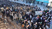 Viranşehir ve İdil'de binlerce kişi y&uuml;r&uuml;d&uuml;: Rojava onurumuzdur