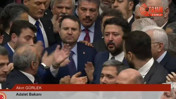 Akın Gürlek AKP'li vekillerin arasında yemin etti, anayasa fırlatıldı