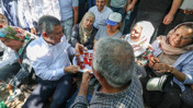 Özgür Özel Niğde'de kiraz üreticileriyle buluştu: 'Oyunu bozacağız'