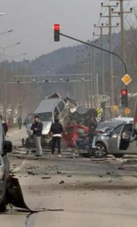 Freni patlayan TIR araçları sürükledi: 3 ölü, 21 yaralı - Resim : 2