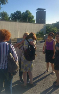 Gazeteci Ayşe Düzkan açık cezaevine sevk edildi - Resim : 1