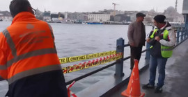 Galata Köprüsü'nde bir kişinin Haliç'e düşmesine neden olan korkuluk değiştirildi