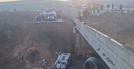 İşçi servisi dere yatağına düştü: Bir ölü, 14 yaralı