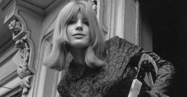Marianne Faithfull vefat etti