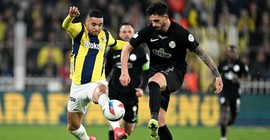 Kadıköy'de bol kartlı ve bol gollü maç: 3 puan Fenerbahçe'nin