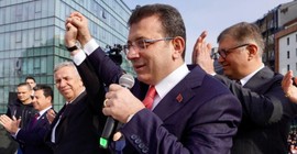 Özgür Özel: O fotoğraftan bir adım geriye gidersek Türkiye'ye diz çöktürecekler