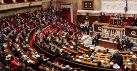 Fransa'da hükümete karşı verilen gensoru önergesi Meclis tarafından reddedildi
