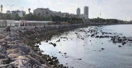 İskenderun'da deniz çekildi