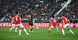 AZ Alkmaar karşısında 10 kişi kalan Galatasaray 4-1 yenildi