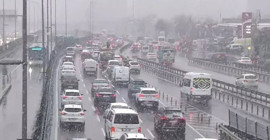 İstanbul'da trafiğe kar etkisi: Yoğunluk yüzde 90'a ulaştı