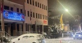 Kağızman Belediyesi etrafında polisler toplandı