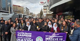 Van'da kayyım protestosu... Ayla Akat Ata: Kayyım atamalarıyla demokratik çözüm iddiasının önüne geçemezsiniz