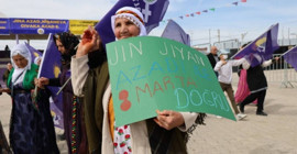 Meydanlarda 'Jin jiyan azadî' sloganları