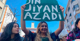 Kadınlar ‘Jin jiyan azadî’ sloganıyla Kadıköy'de toplandılar