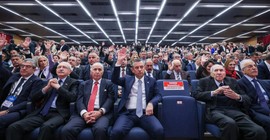 CHP'nin olağanüstü kurultayı: Özgür Özel yeniden genel başkan