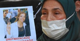 Deniz Poyraz'ın annesi hastaneye kaldırıldı