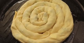 Hazır Yufkaya Son! 10 Dakikada Tavada Pişen Kolay Börek Tarifi!