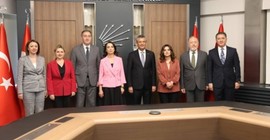 DEM Parti siyasi parti turlarına devam ediyor: DEM Parti heyeti CHP Lideri Özel ile görüştü