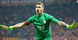 Tüm taraftarı kandırmış, Muslera bombası patladı!