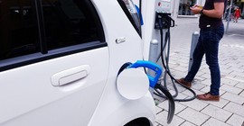 Elektrikli Araç Şarj İstasyonları Hızla Artıyor: Her 7-8 Araca 1 Soket!