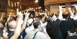 Taksim bariyerlerle kapatıldı: LeMan dergisinin karikatürü ile başlayan olaylarda neler yaşandı?