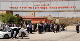 Tedavisi engellenen 70 yaşındaki hasta tutuklu görme yetisini kaybetti