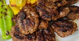 Köfte Yaparken Ustaların Kullandığı O Teknik! Artık Siz de Bileceksiniz