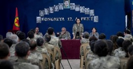 PKK'nin silah bırakma töreni: Siyasetçi ve aydınlar Diyarbakır'dan Süleymaniye'ye doğru yola çıkacak