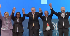 Çerçioğlu AKP rozeti taktı