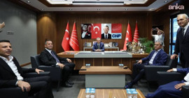 Özgür Özel, İstanbul İl binasında: DEM Parti ziyareti öncesi abluka kaldırıldı