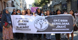 İran Konsolosluğu önünde Mahsa Jina Emini anması: Özgür yaşamı inşa edeceğiz