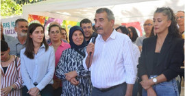Kayyım atanan belediye eşbaşkanlarından ‘Barış için imza ' standına ziyaret