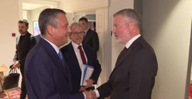 CHP lideri Özel, büyükelçilerle bir araya geldi