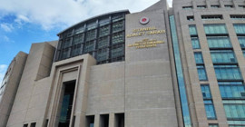 Kayyımı protesto eden 14 avukatın yargılanmasında 'durdurma' kararı